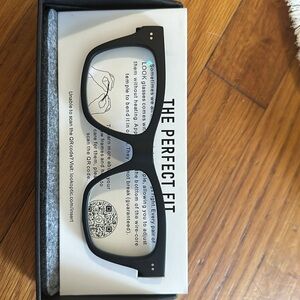 +2.00 progressive blue light glasses from look optic.